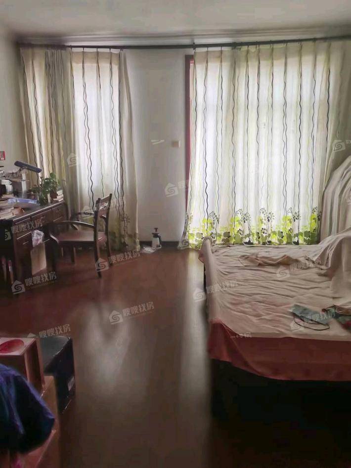 万泰豪景4室2厅3卫189㎡