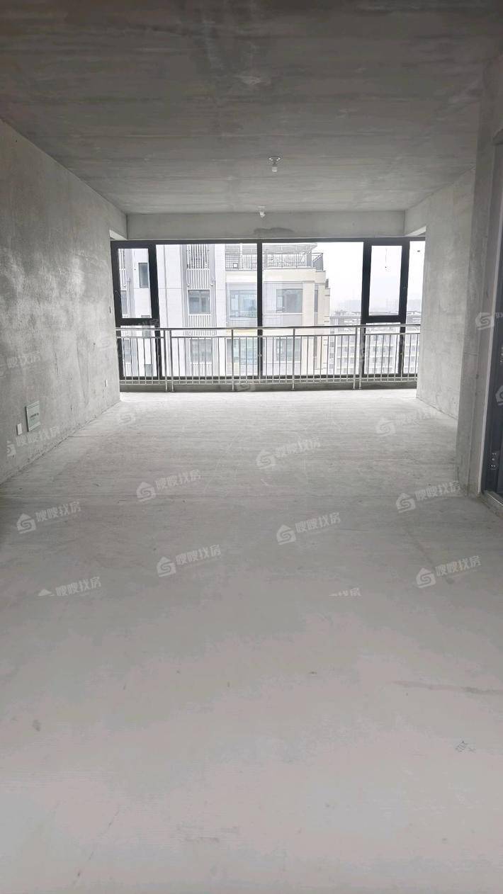 天成观澜一期4室2厅2卫172㎡