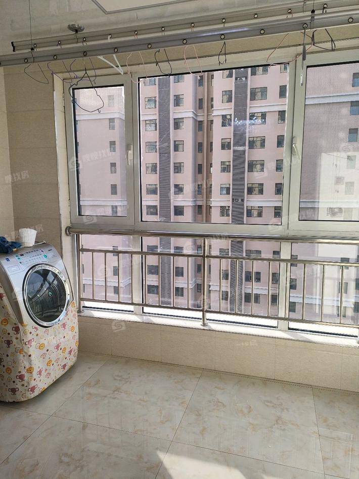 凤凰城（C区）2室2厅1卫95㎡