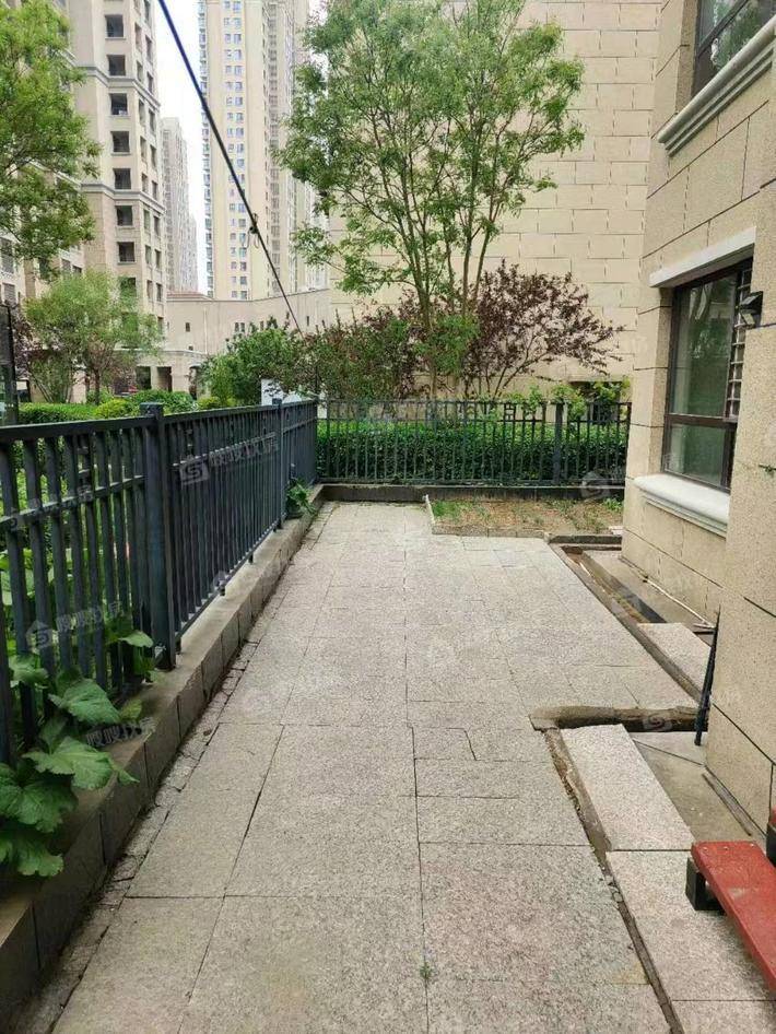 荣盛锦绣观邸2室2厅1卫97㎡