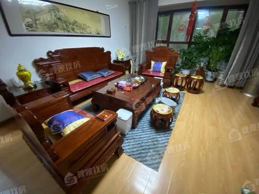 宏宇城（B区）5室2厅2卫187㎡