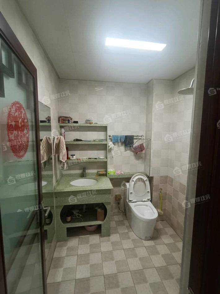天成名著三期3室2厅2卫138㎡