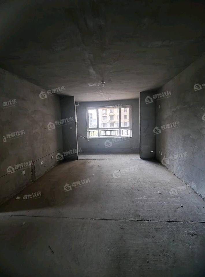 万泰丽景东区3室2厅2卫136㎡