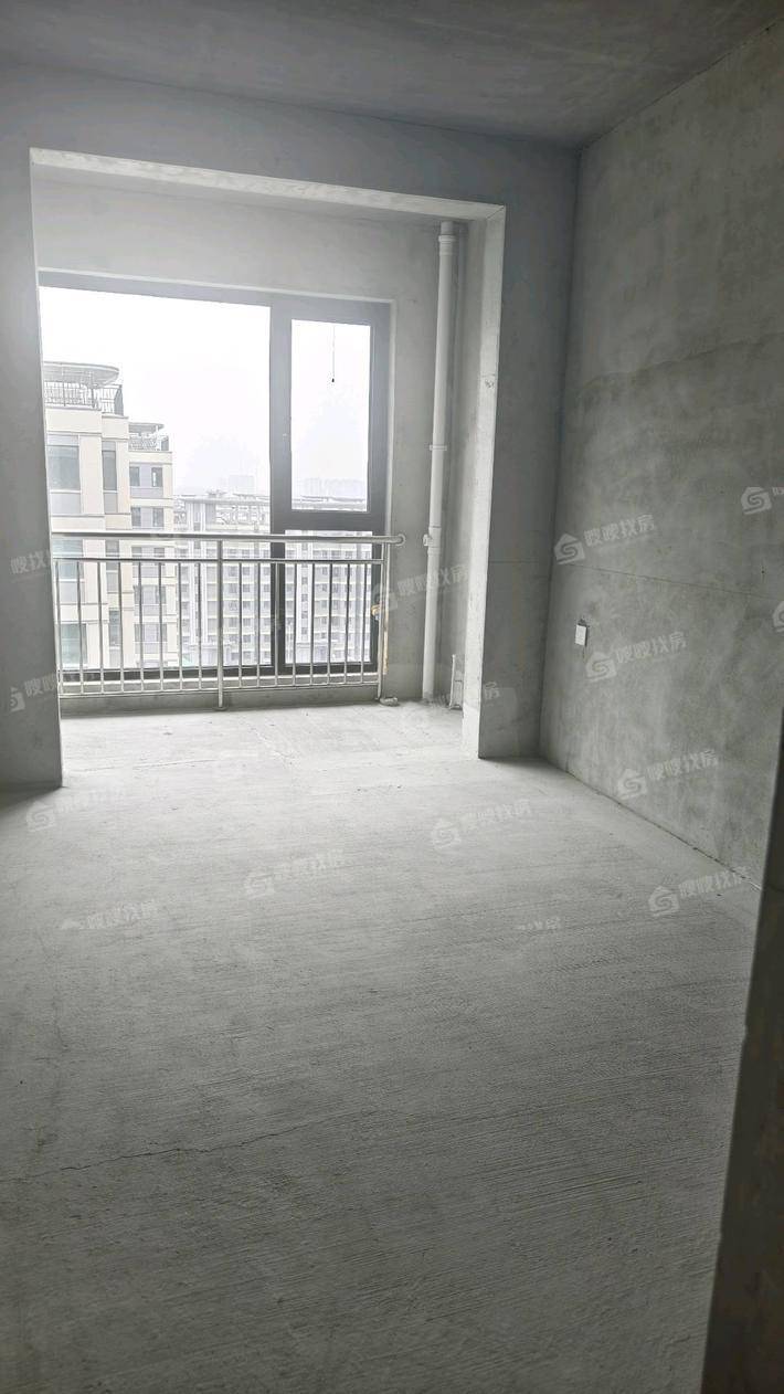 天成观澜一期4室2厅2卫172㎡