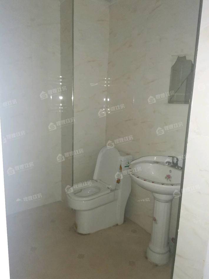 凤凰城（C区）3室2厅2卫135㎡