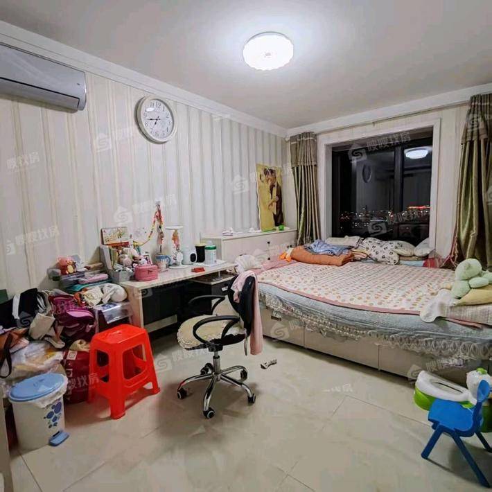 金域华庭3室2厅2卫122㎡