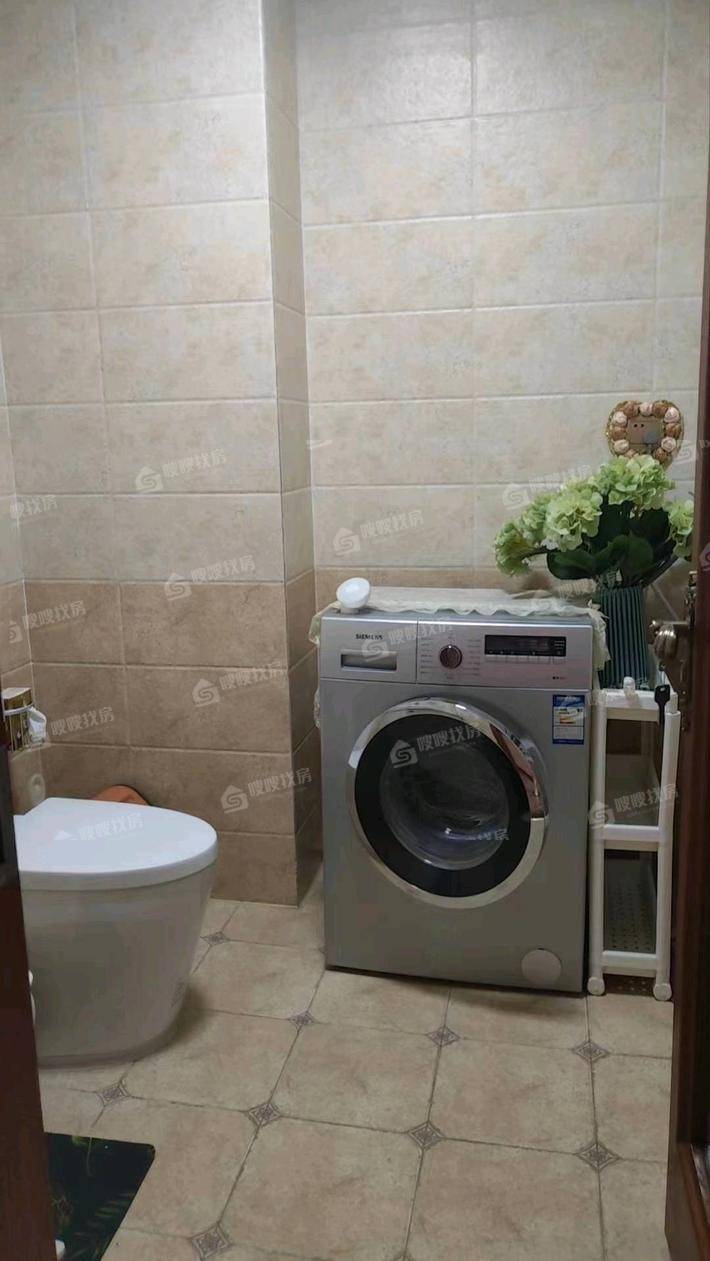 荣盛兰亭苑3室2厅2卫131㎡