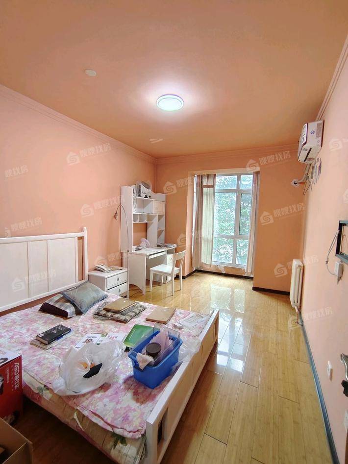金秋家园3室2厅2卫125㎡