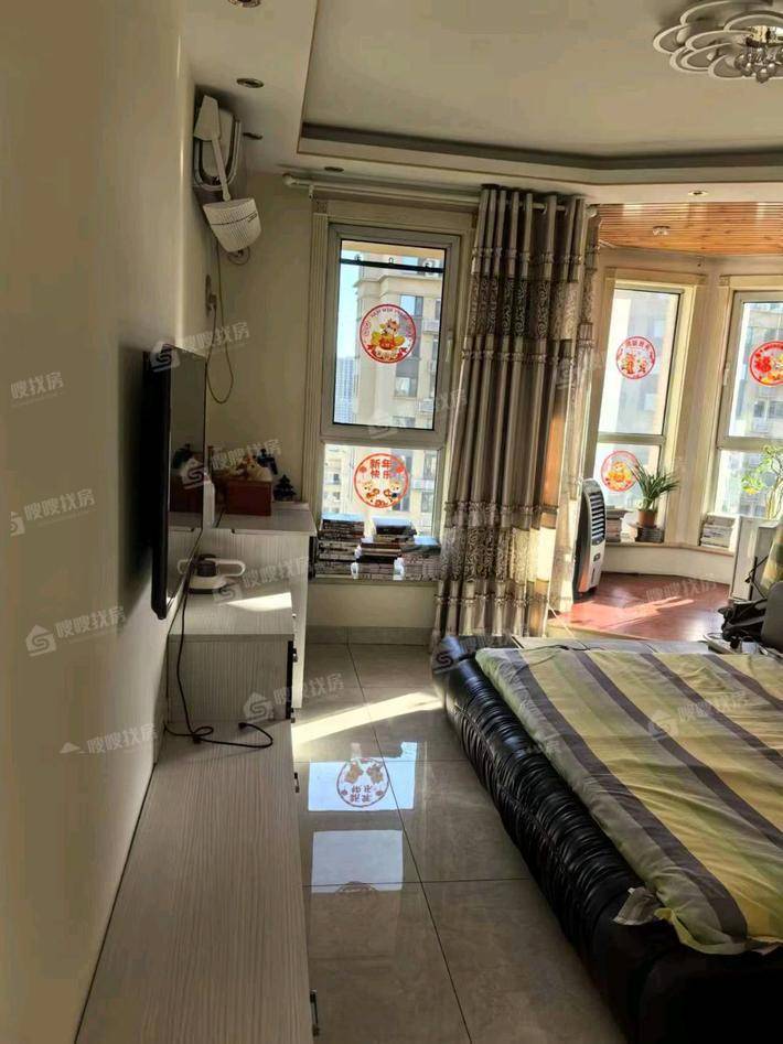 天成郡府西区4室2厅2卫177㎡
