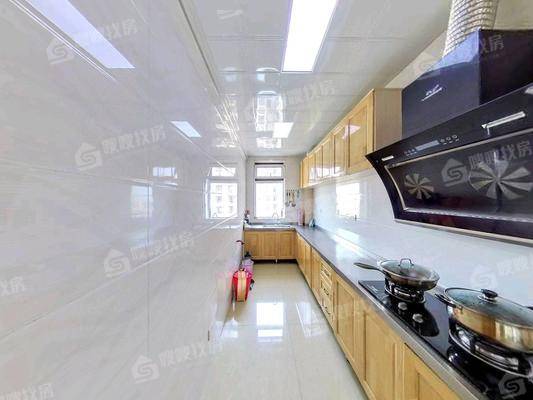 凤凰城（C区）3室2厅2卫135㎡