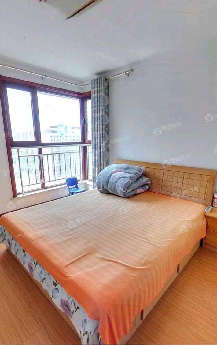 宏宇城（B区）5室2厅2卫182㎡