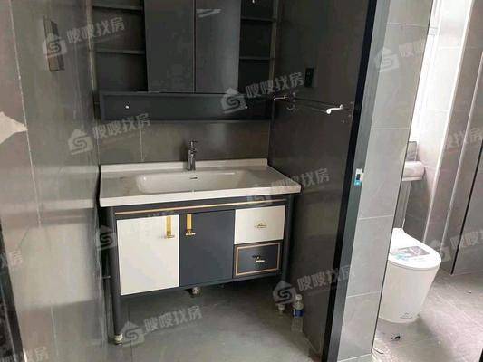 华兴太阳城东领伯爵4室2厅2卫167㎡