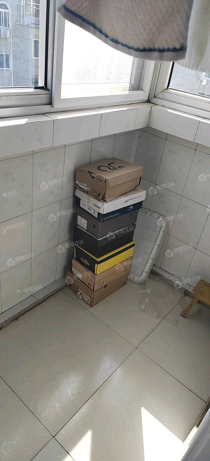 欣园小区4室2厅2卫145㎡