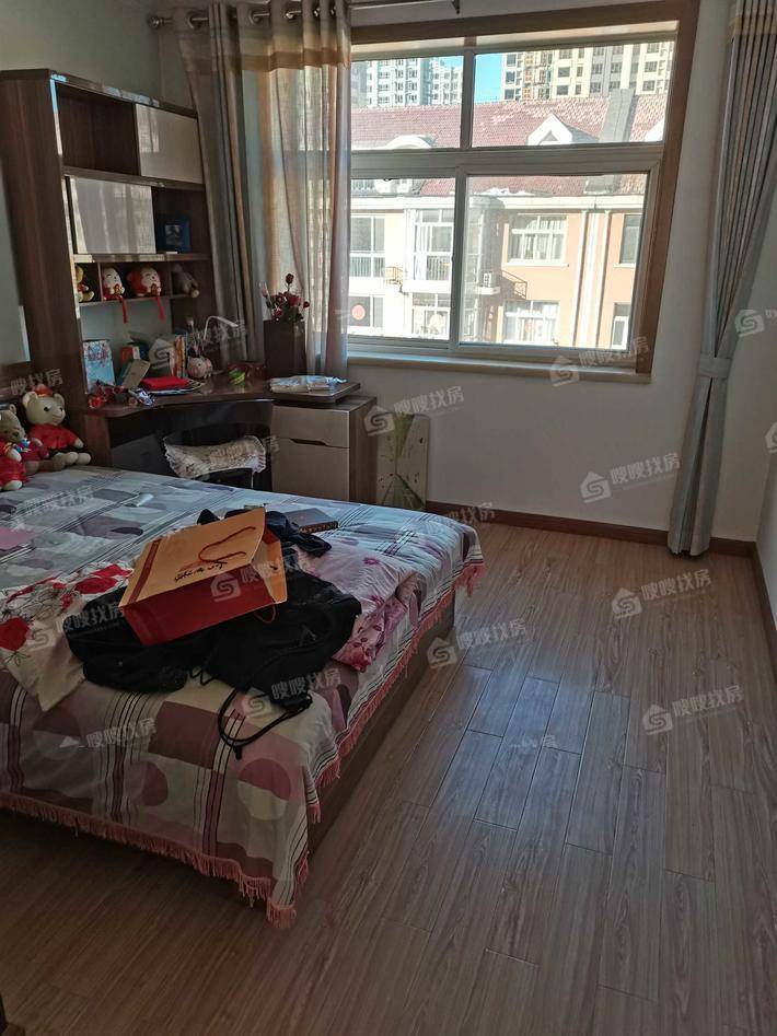 万泰家园5室2厅3卫138㎡