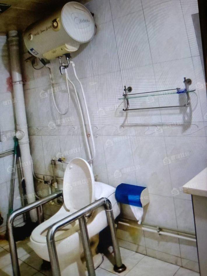 晨曦花园3室2厅1卫122㎡