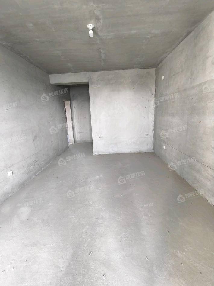 御湖公馆4室2厅3卫227㎡