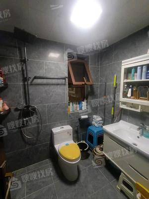 荣盛香堤荣府3室2厅2卫132㎡