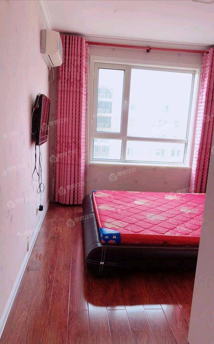 天成郡府东区3室2厅2卫130㎡