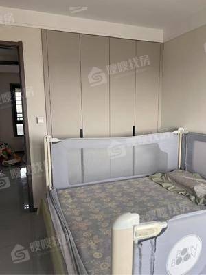 荣盛锦绣学府3室2厅1卫109㎡