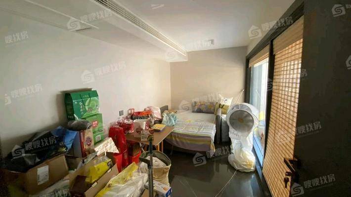 天成和园5室3厅4卫241㎡