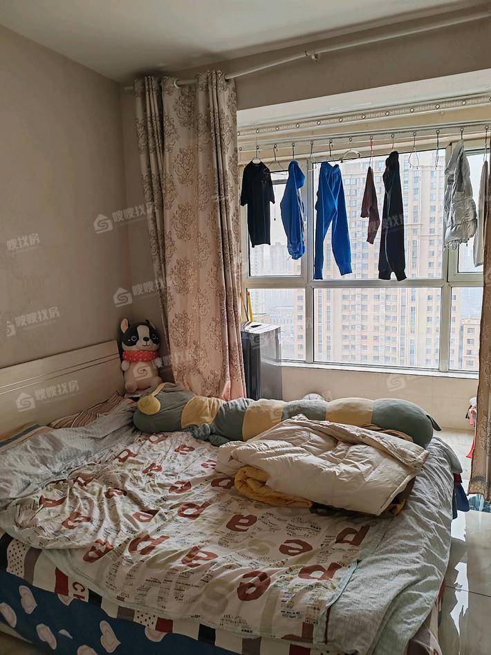 天成郡府西区3室2厅2卫139㎡