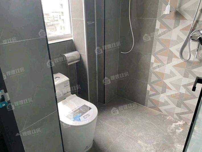 华兴太阳城东领伯爵4室2厅2卫167㎡