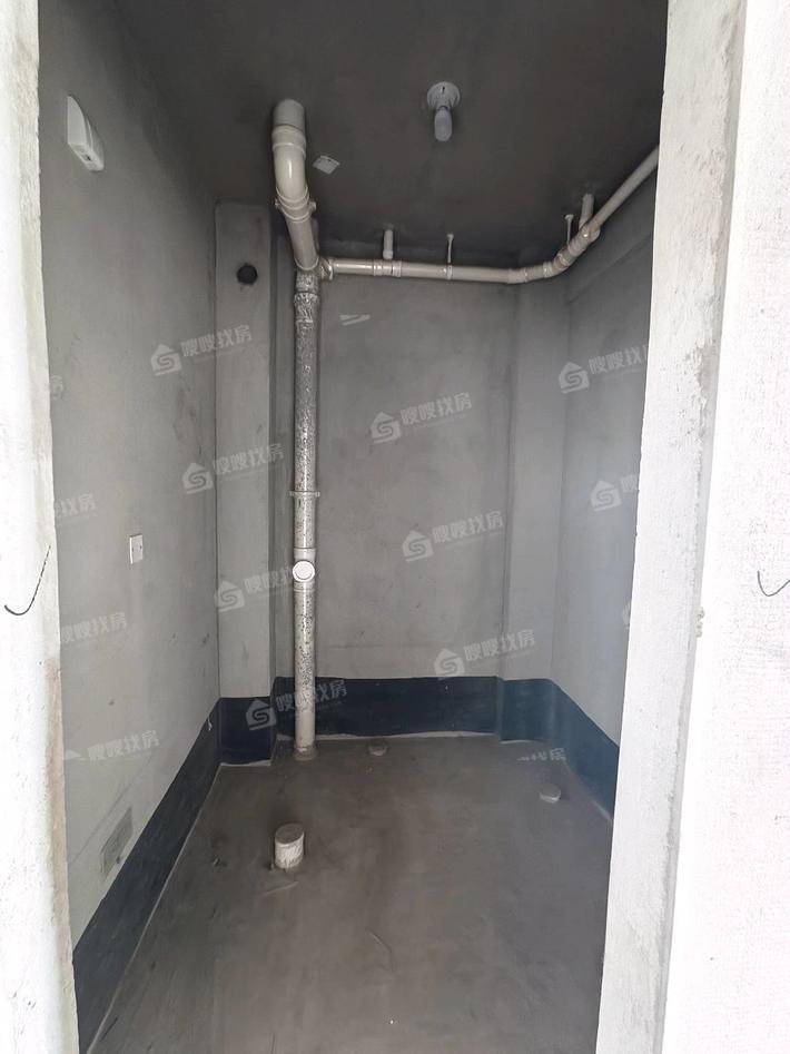 御湖公馆4室2厅3卫227㎡