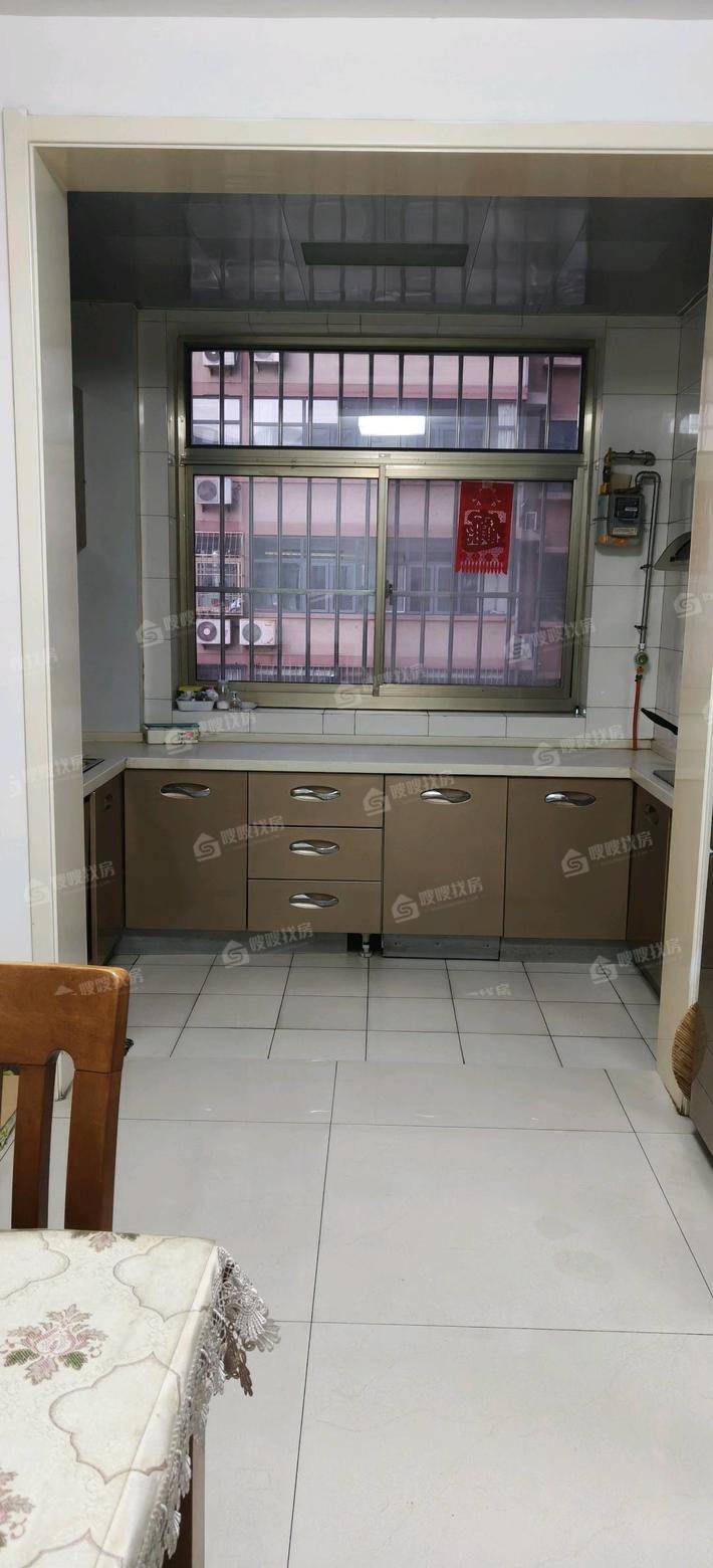 名园小区3室2厅1卫122㎡