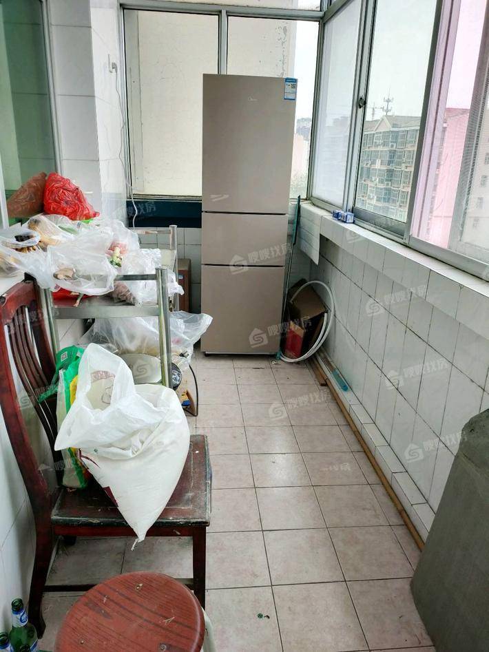 警苑小区3室2厅1卫120㎡