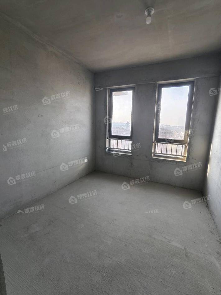 御湖公馆4室2厅3卫227㎡