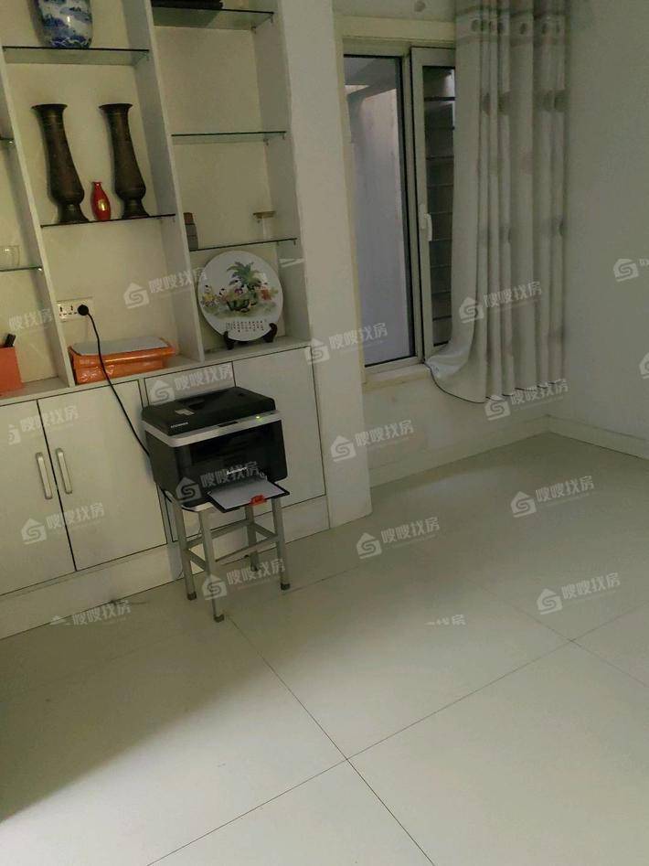 天成郡府东区4室2厅2卫249㎡