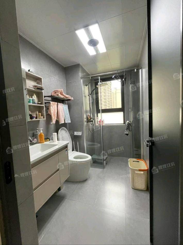 中梁观沧海3室2厅2卫135㎡