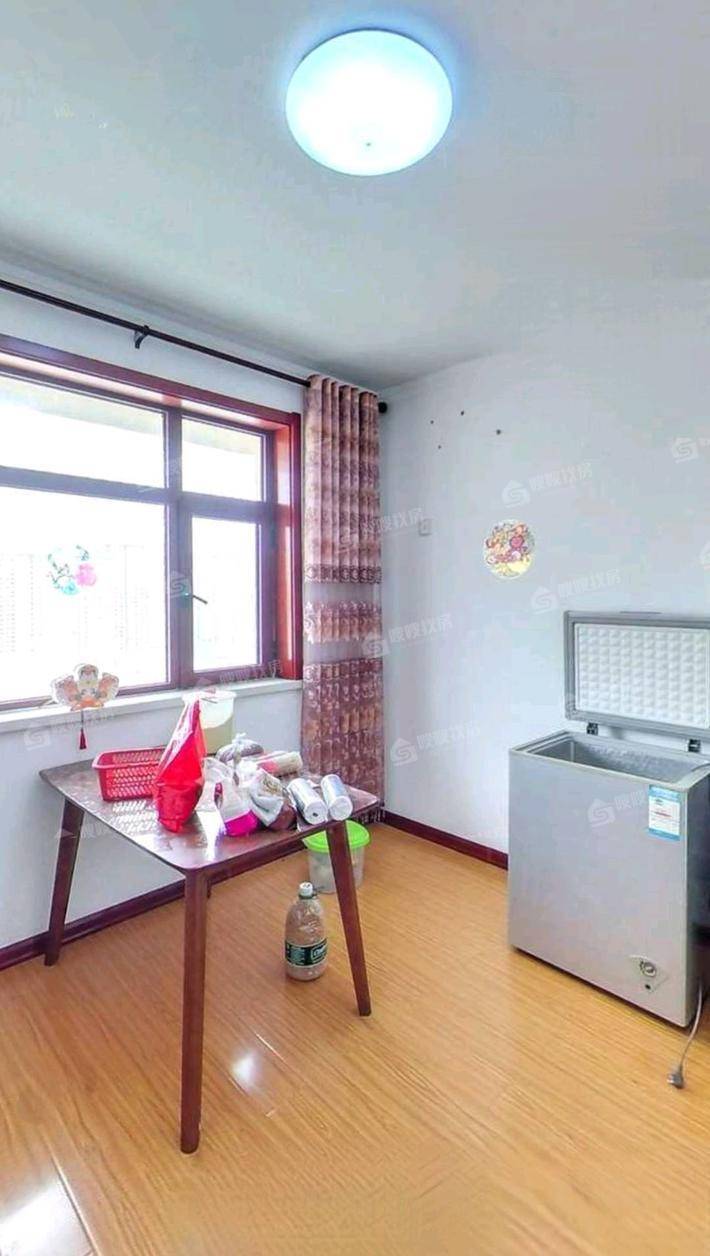 宏宇城（B区）5室2厅2卫182㎡