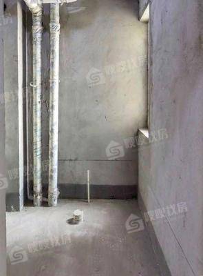 龙岸清华3室2厅2卫137㎡