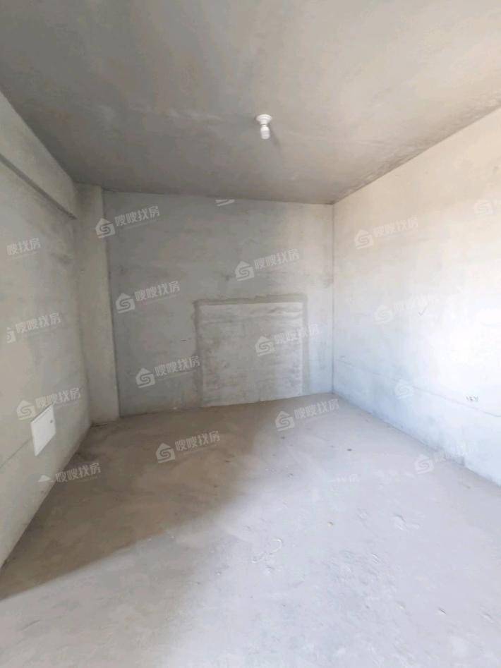 御湖公馆4室2厅3卫227㎡