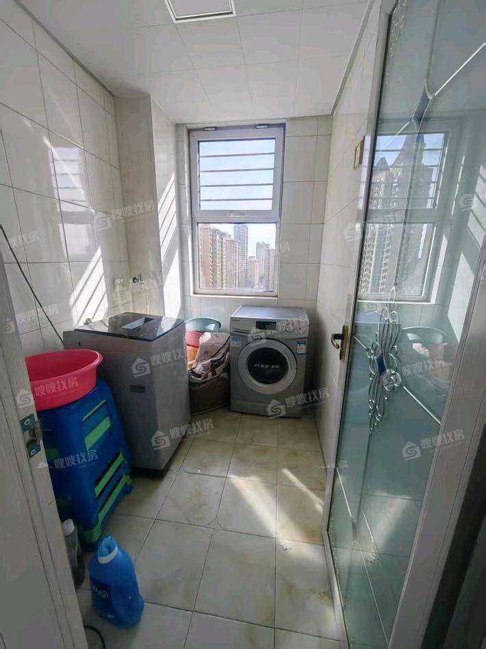 万泰丽景西区3室2厅2卫132㎡