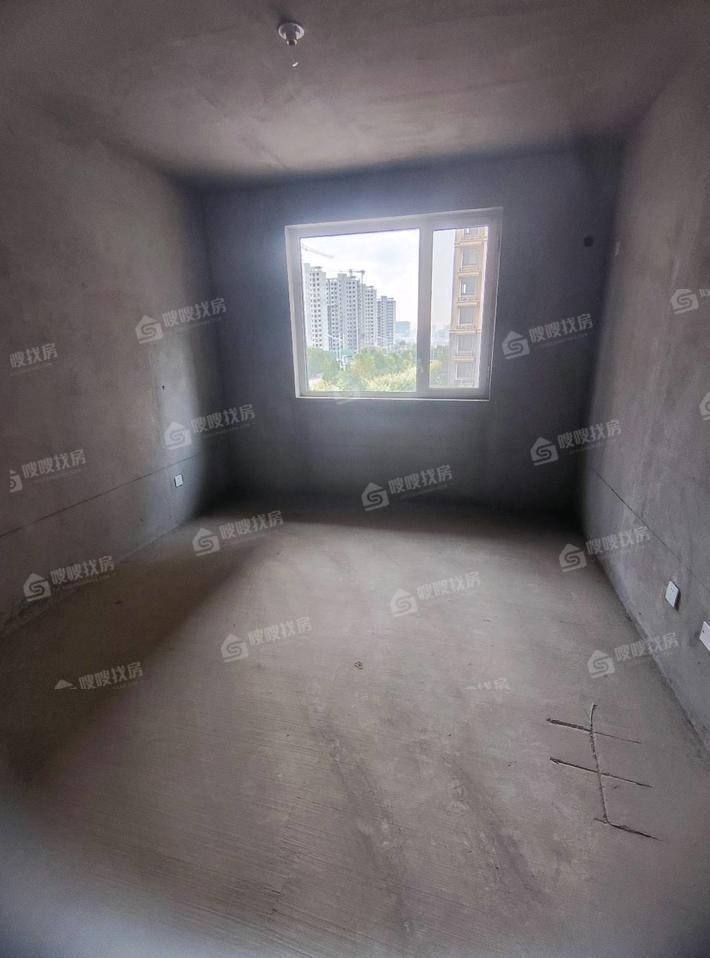万泰丽景东区3室2厅2卫136㎡