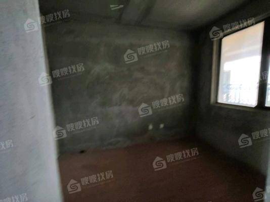 吾悦华府3室2厅1卫96㎡