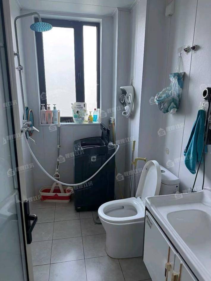 吾悦华府3室2厅1卫121㎡