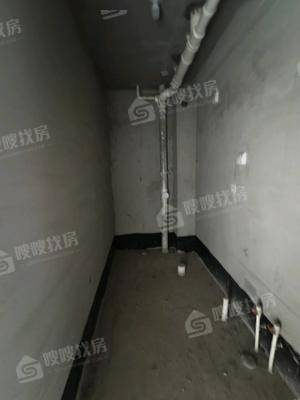 御湖公馆4室2厅3卫227㎡