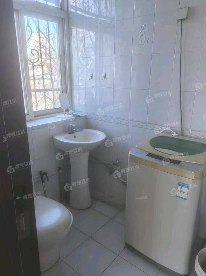 万泰家园3室2厅2卫135㎡
