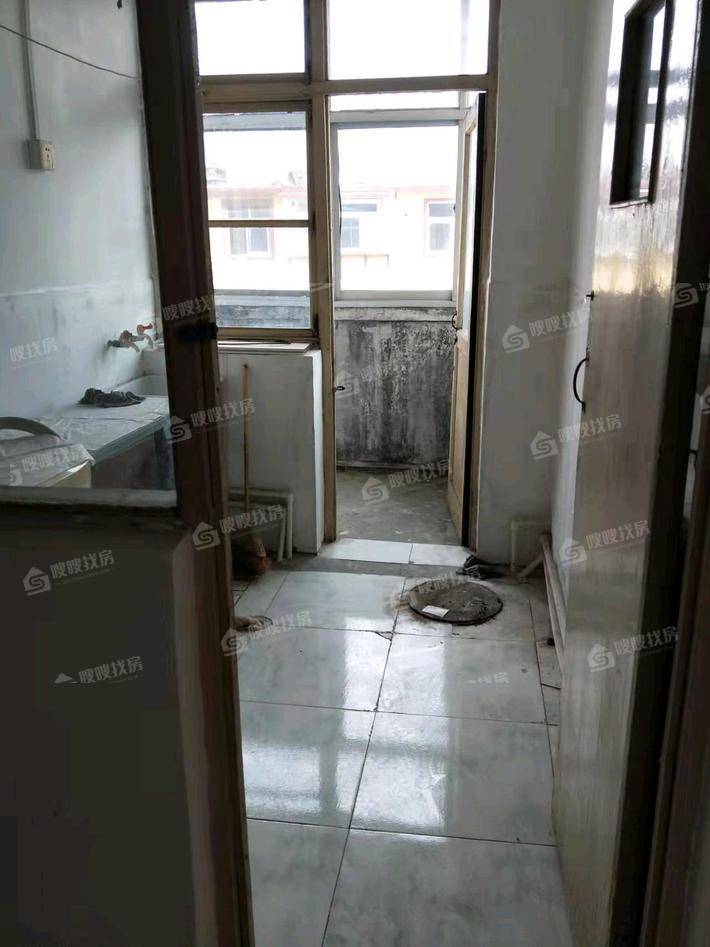 铁路三角线2室1厅1卫56㎡