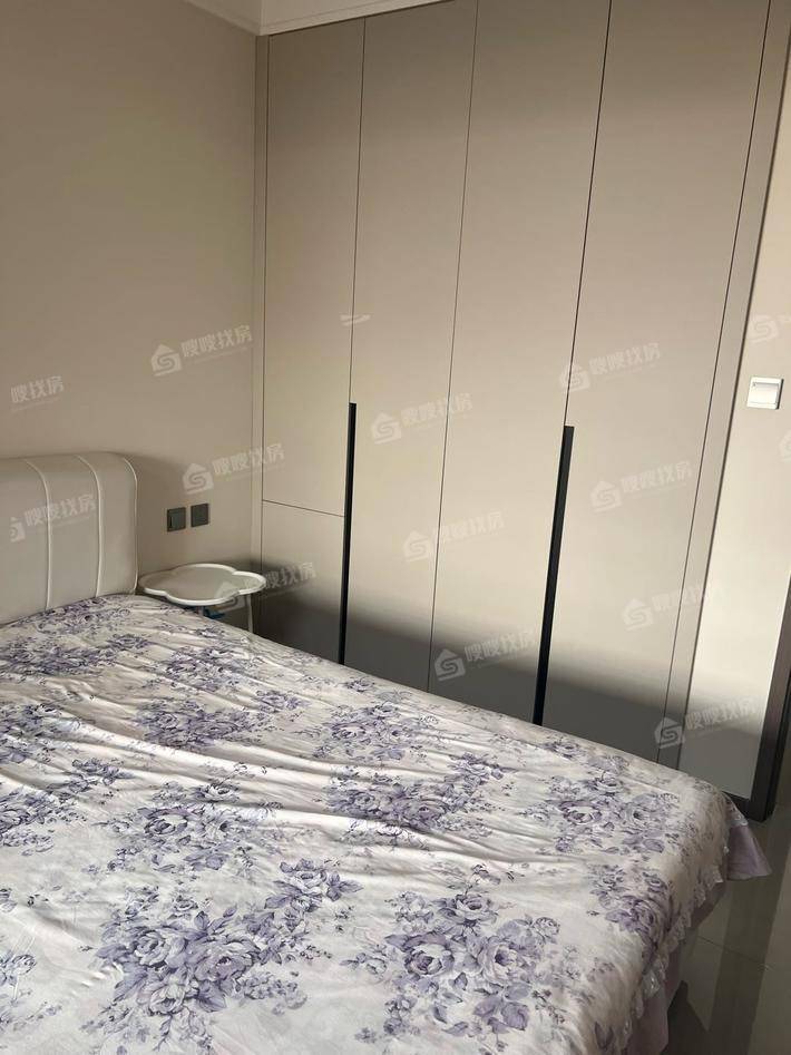 荣盛锦绣学府3室2厅1卫109㎡