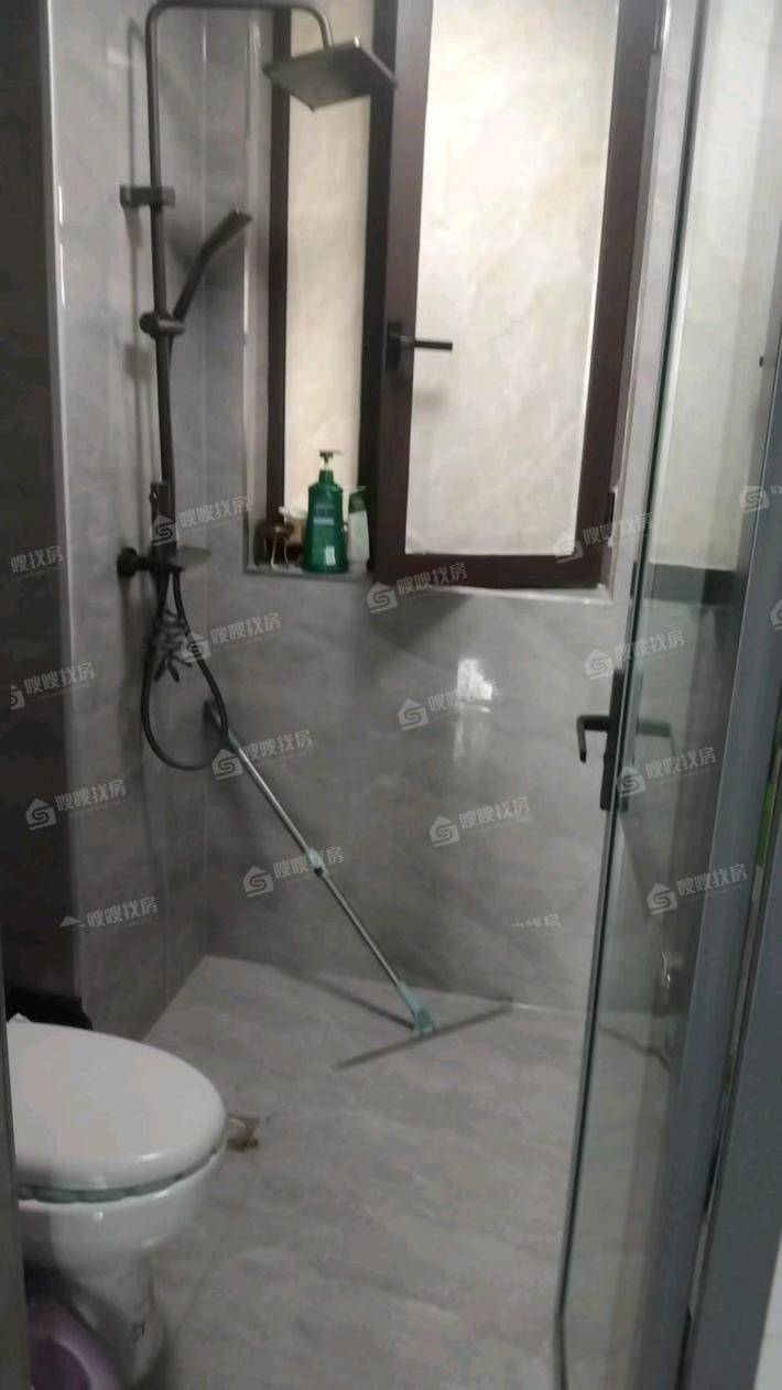 吾悦华府3室1厅1卫96㎡