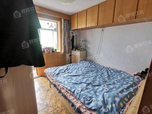 南园小区东组团路东2室1厅1卫58㎡