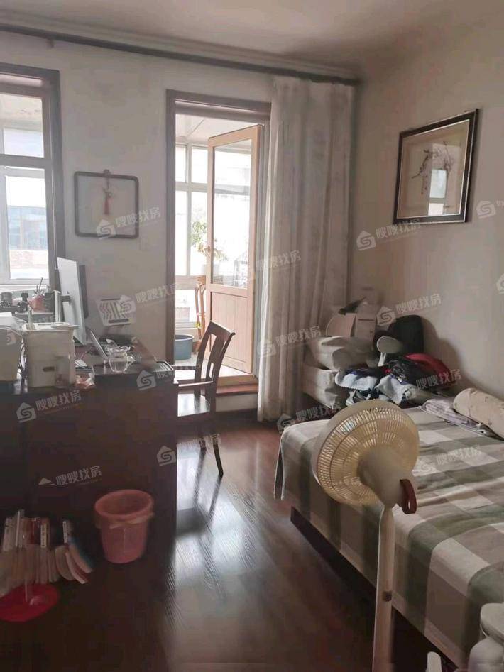 万泰豪景4室2厅3卫189㎡