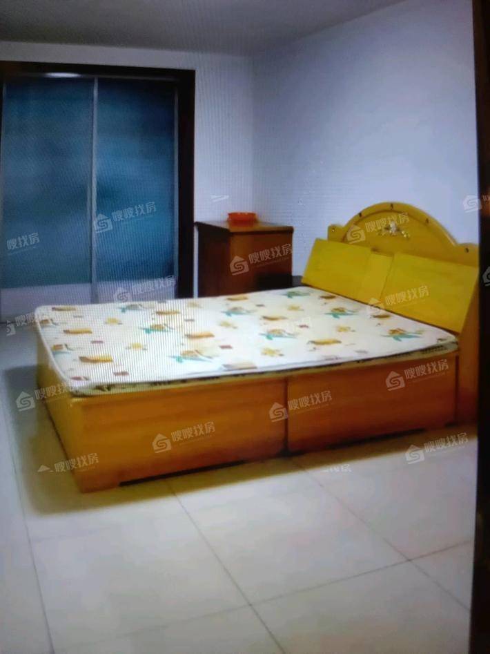 晨曦花园3室2厅1卫122㎡