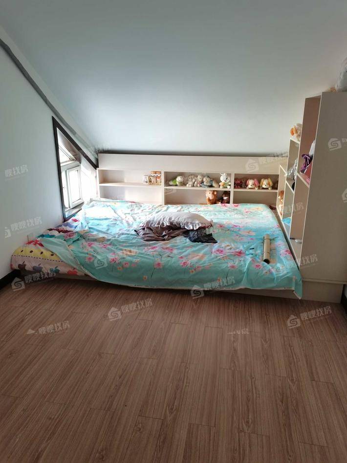万泰家园5室2厅3卫138㎡
