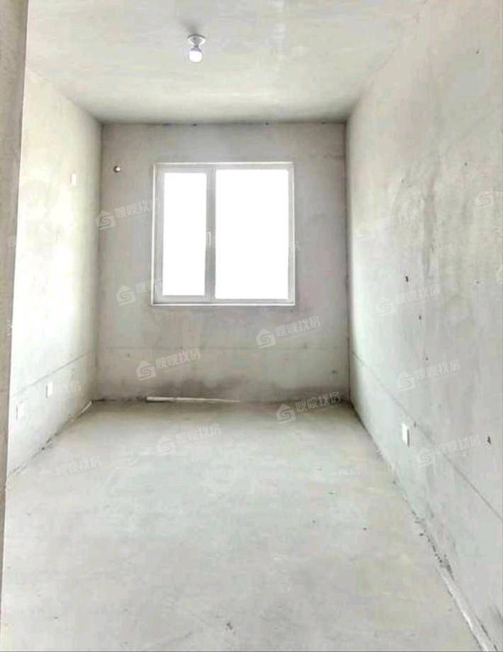 龙岸清华3室2厅2卫137㎡