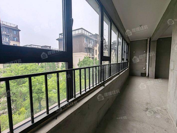 新城玺樾春秋3室2厅2卫149㎡